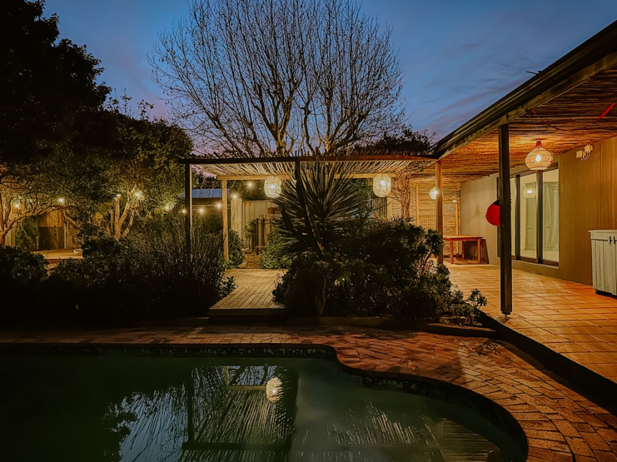 To Let 4 Bedroom Property for Rent in Kommetjie Western Cape
